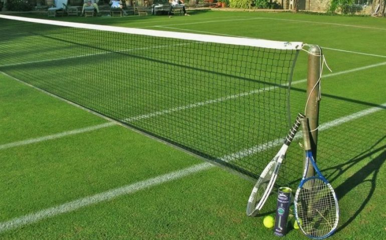 Что выбрать: современное оборудование для теннисного корта глазами любительницы спорта